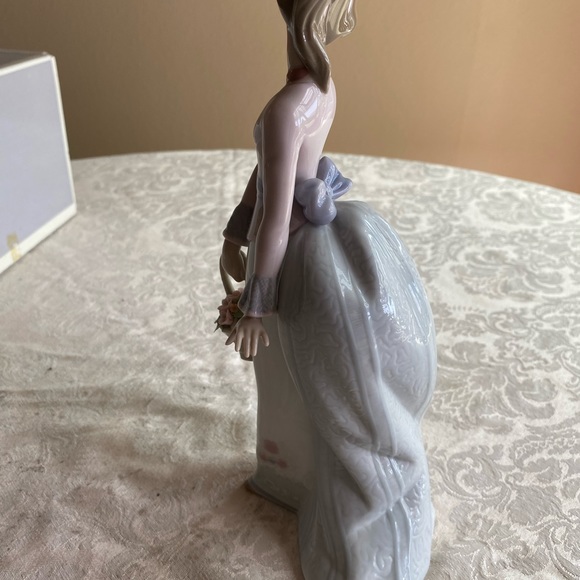 RETIRED 1994 ‘BASKET OF LOVE LLADRO’ PORCELAIN FIGURINE -Item# 01007622 - Picture 6 of 14